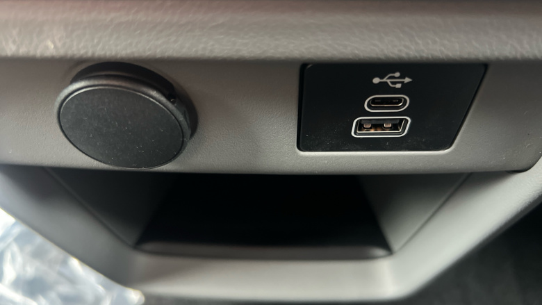 Ford Tourneo Custom 340 L1 Electric Rwd 160kW 65kWh H1 Titanium X 8 seater Auto